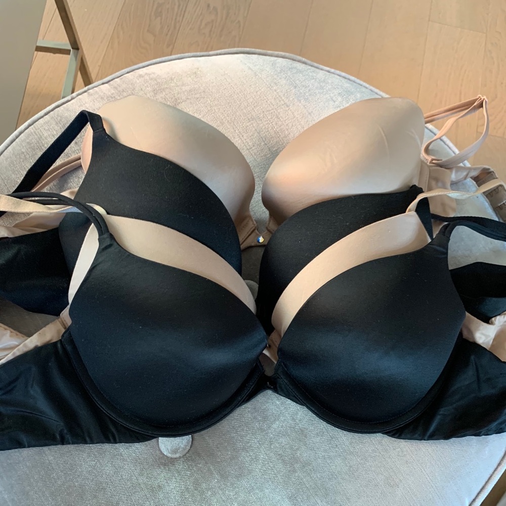 Set of 4 Victoria’s Secret bras - 2 black / 2 tan